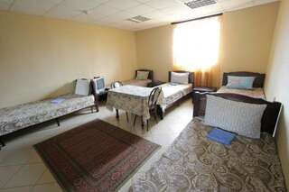 Гостиница Риф Тетюши Кровать в 5-местном общем номере-1